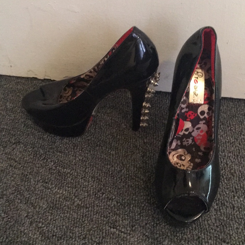 👜👜Black Spiked Heel - Picture 1 of 5
